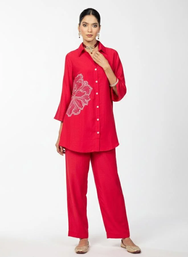 WineRed طقم منسق قميص بتطريز أزهار وبنطال